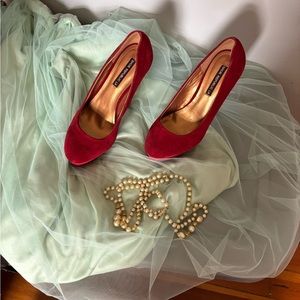 Red platform suede high heeled shoes size 7